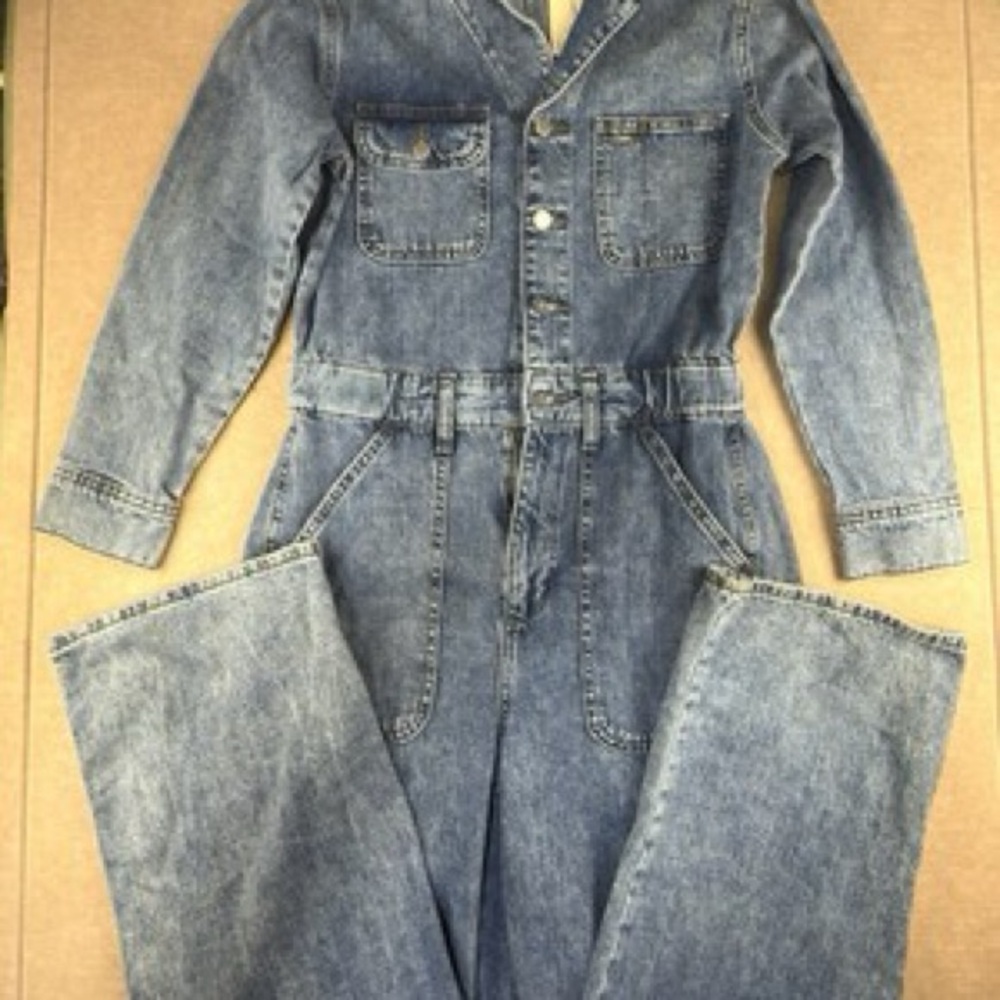 Universal Thread Blue Jean Jacket Timeless Design - Picture 2 of 3